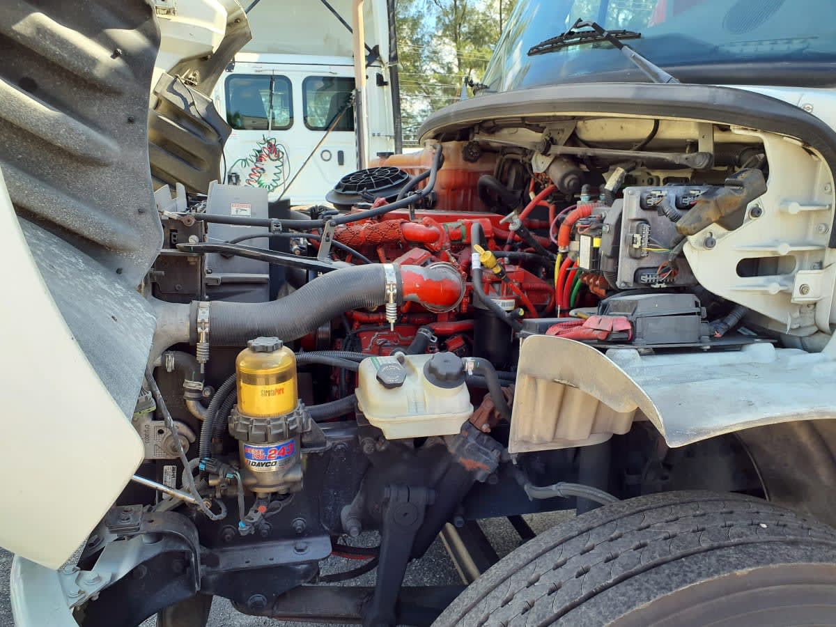 2016 Freightliner/Mercedes M2 106 661608