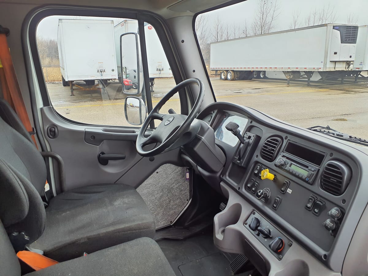 2016 Freightliner/Mercedes M2 106 661633