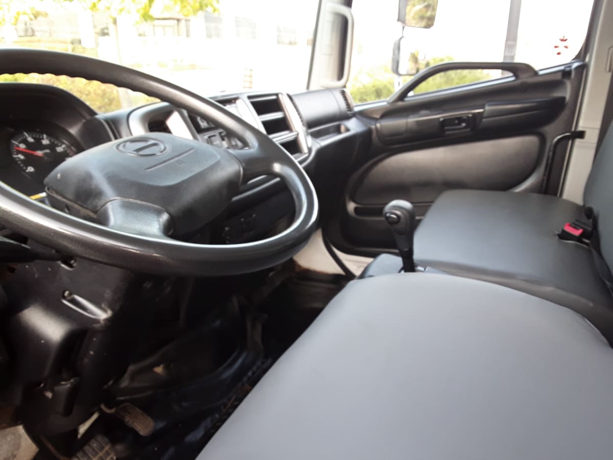 2016 Hino 268 661876