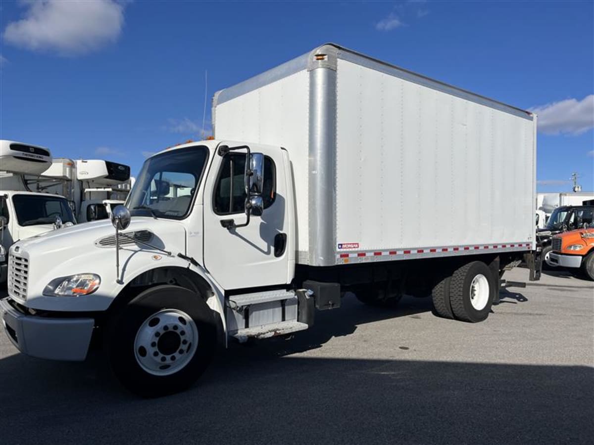 2016 Freightliner M2 106 - image 1
