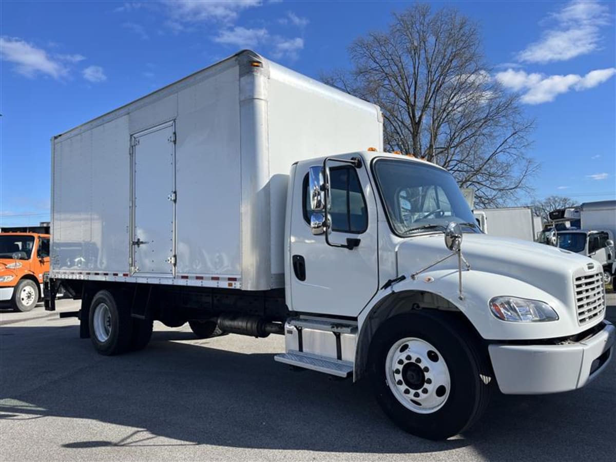2016 Freightliner M2 106 - image 3