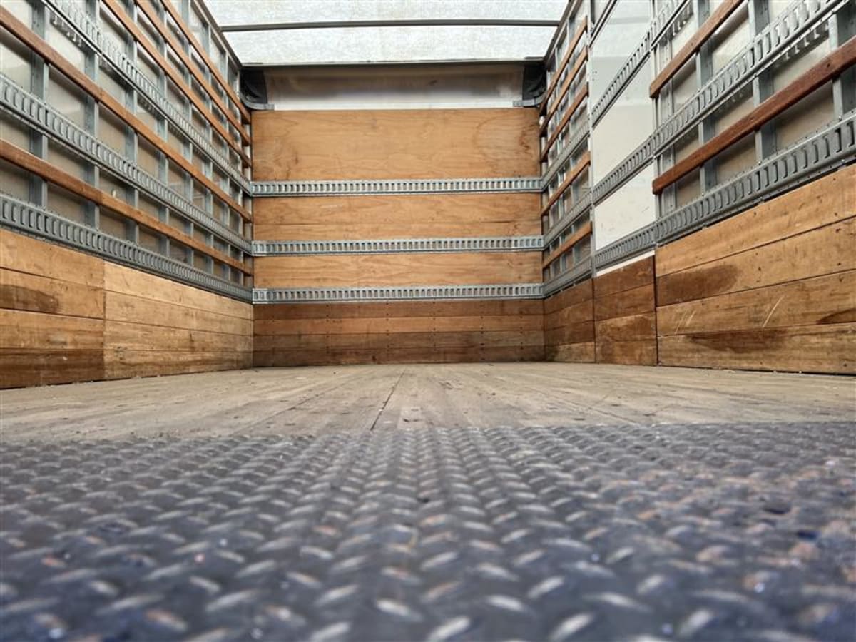 2016 Freightliner M2 106 - image 8