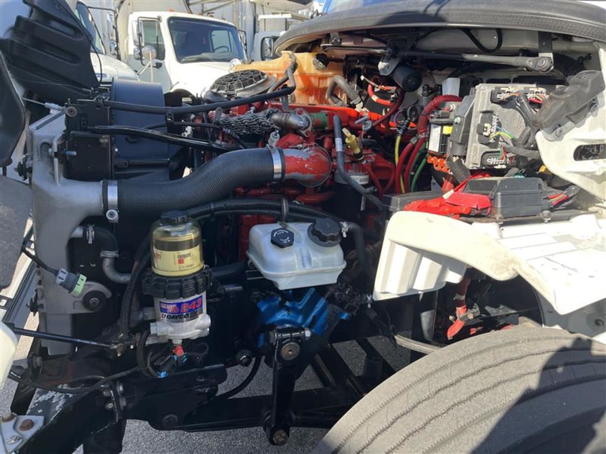 2016 Freightliner M2 106 - image 9