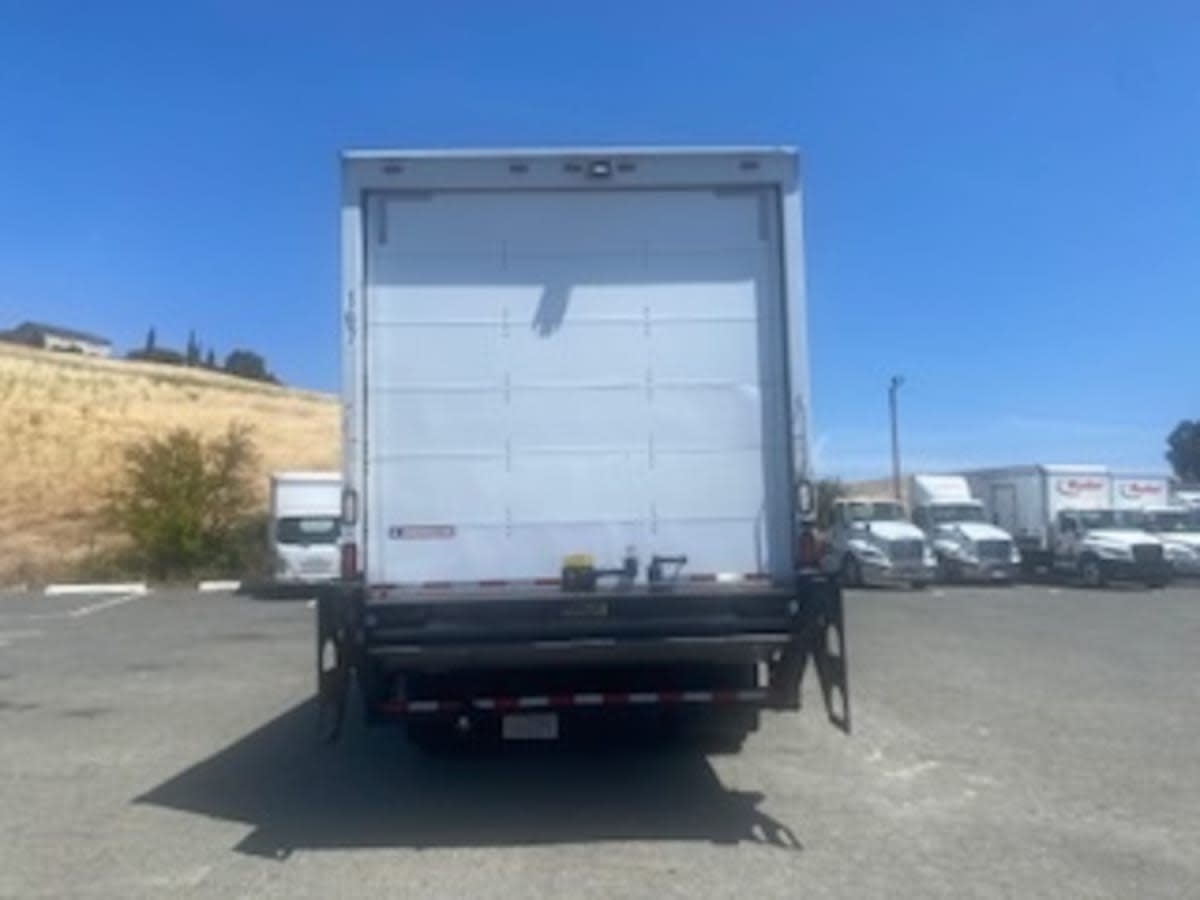 2016 Freightliner/Mercedes M2 106 662167