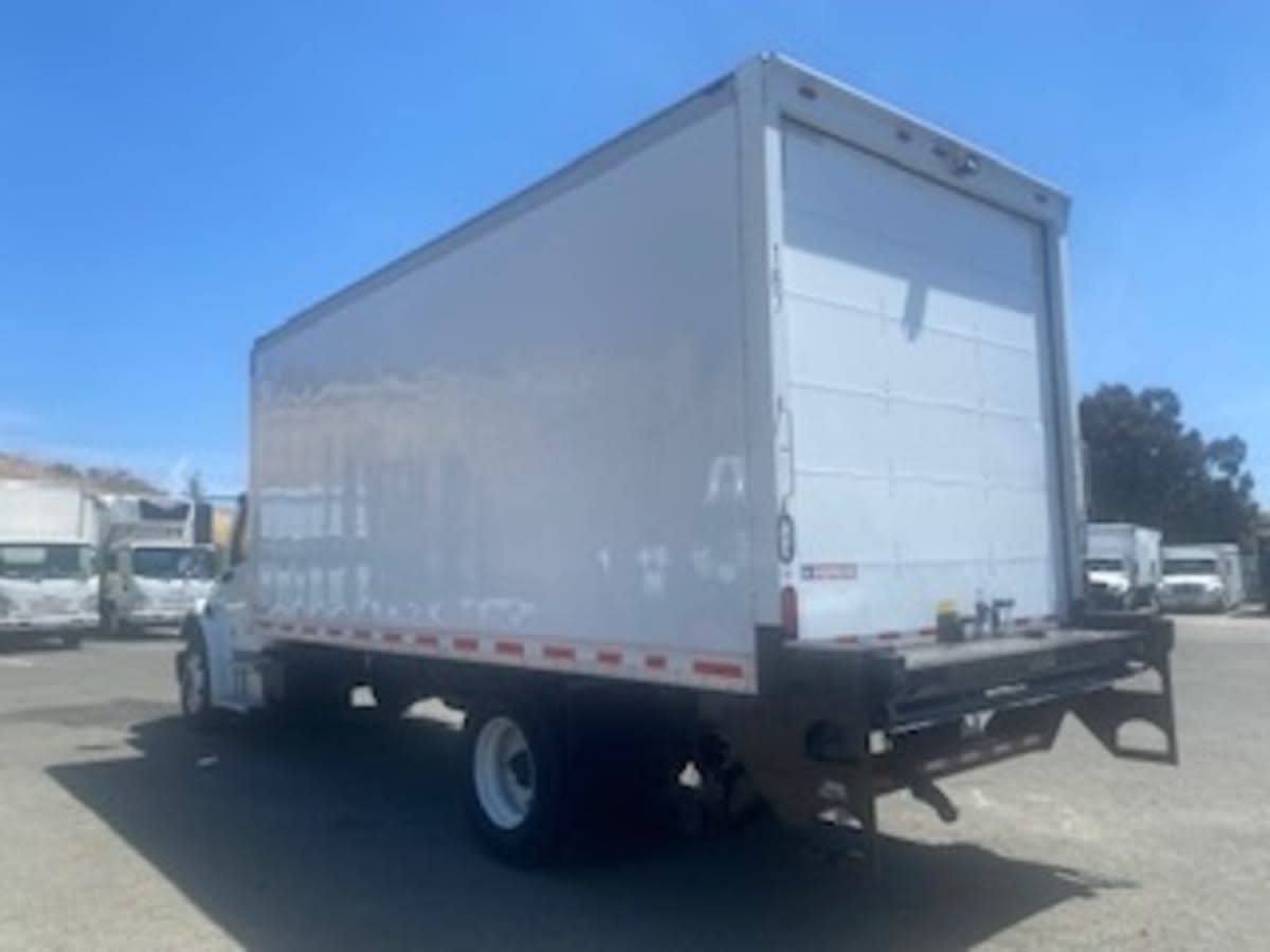 2016 Freightliner/Mercedes M2 106 662167