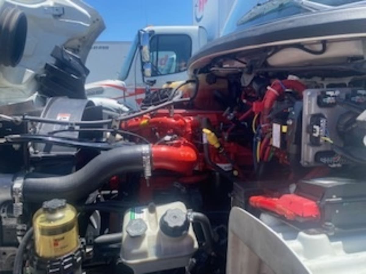 2016 Freightliner/Mercedes M2 106 662167