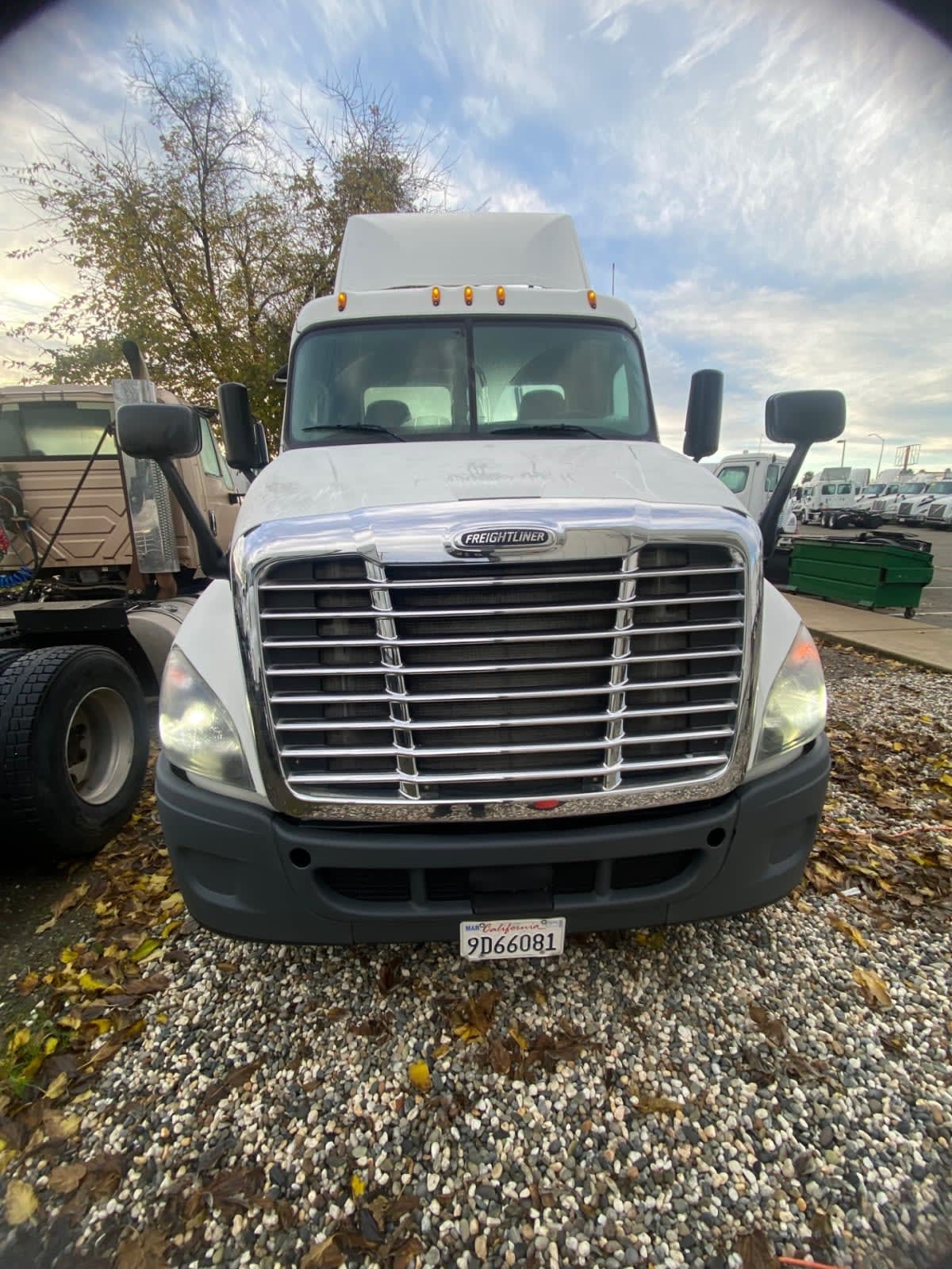 2017 Freightliner - image 2