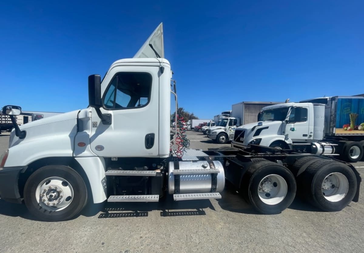 2016 Freightliner/Mercedes CASCADIA 125 662198