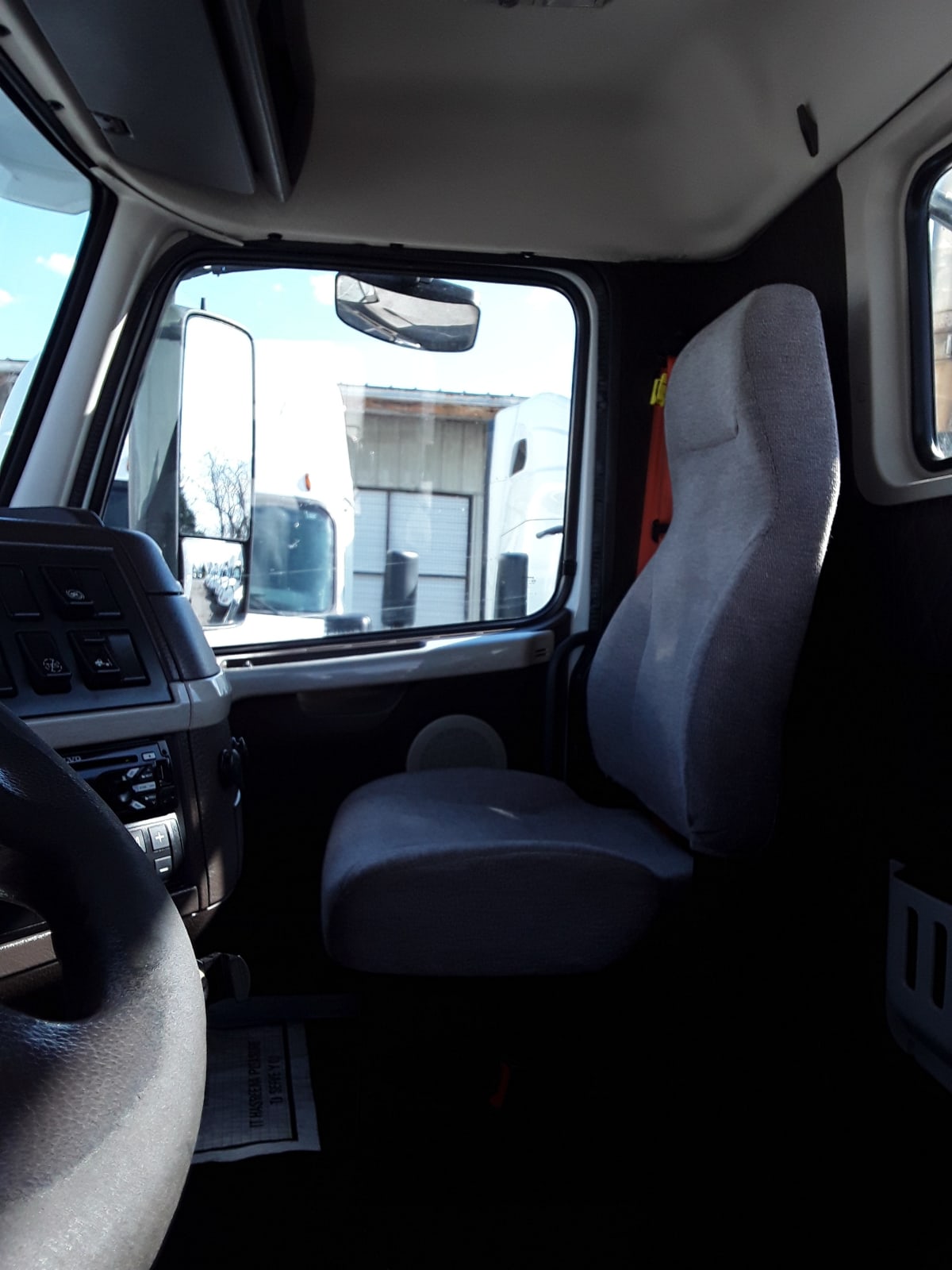 2017 Volvo VNL64TRACTOR 662423