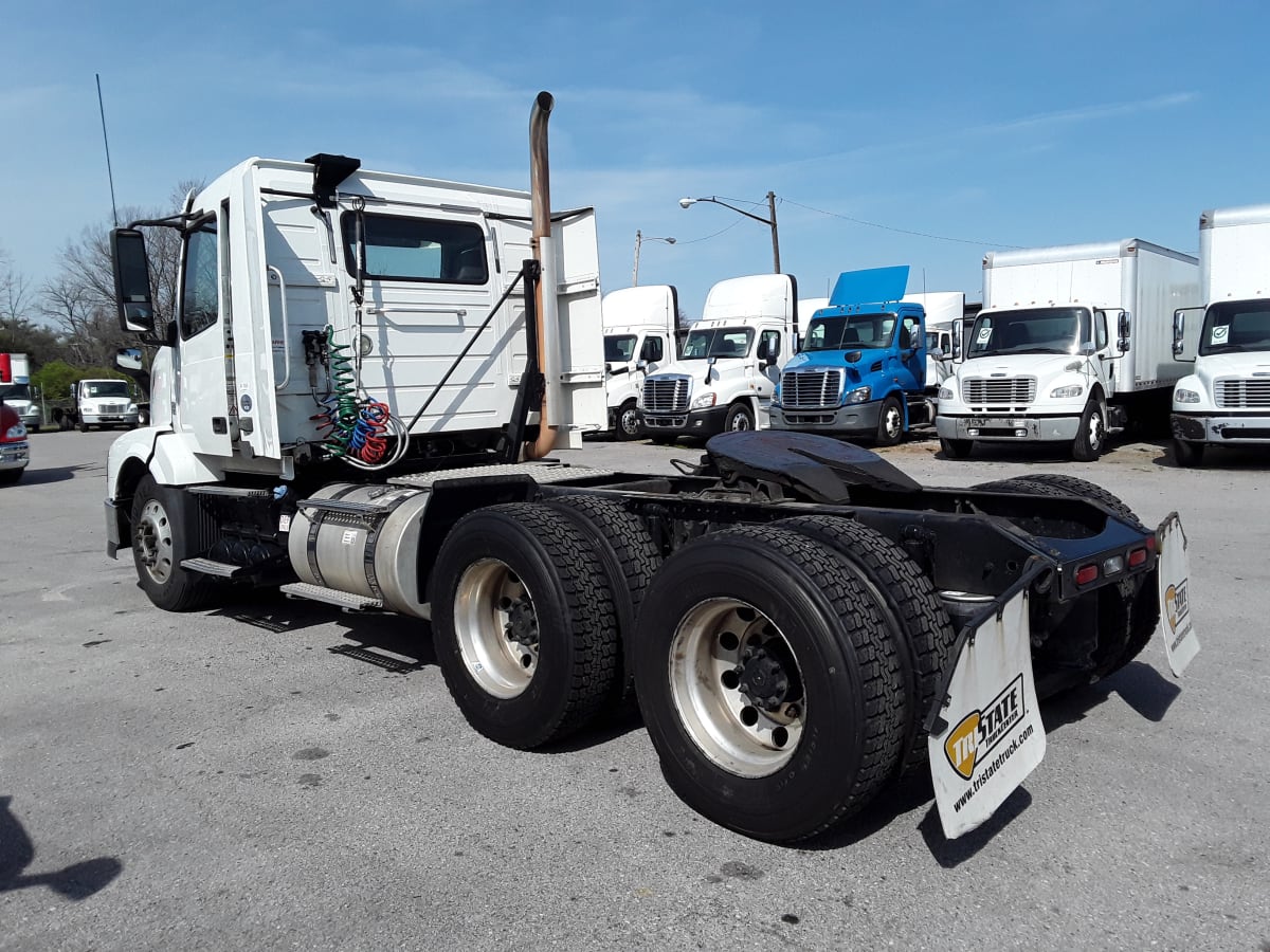 2017 Volvo VNL64TRACTOR 662424