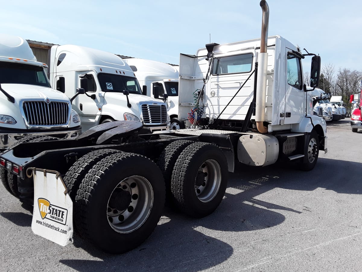 2017 Volvo VNL64TRACTOR 662424