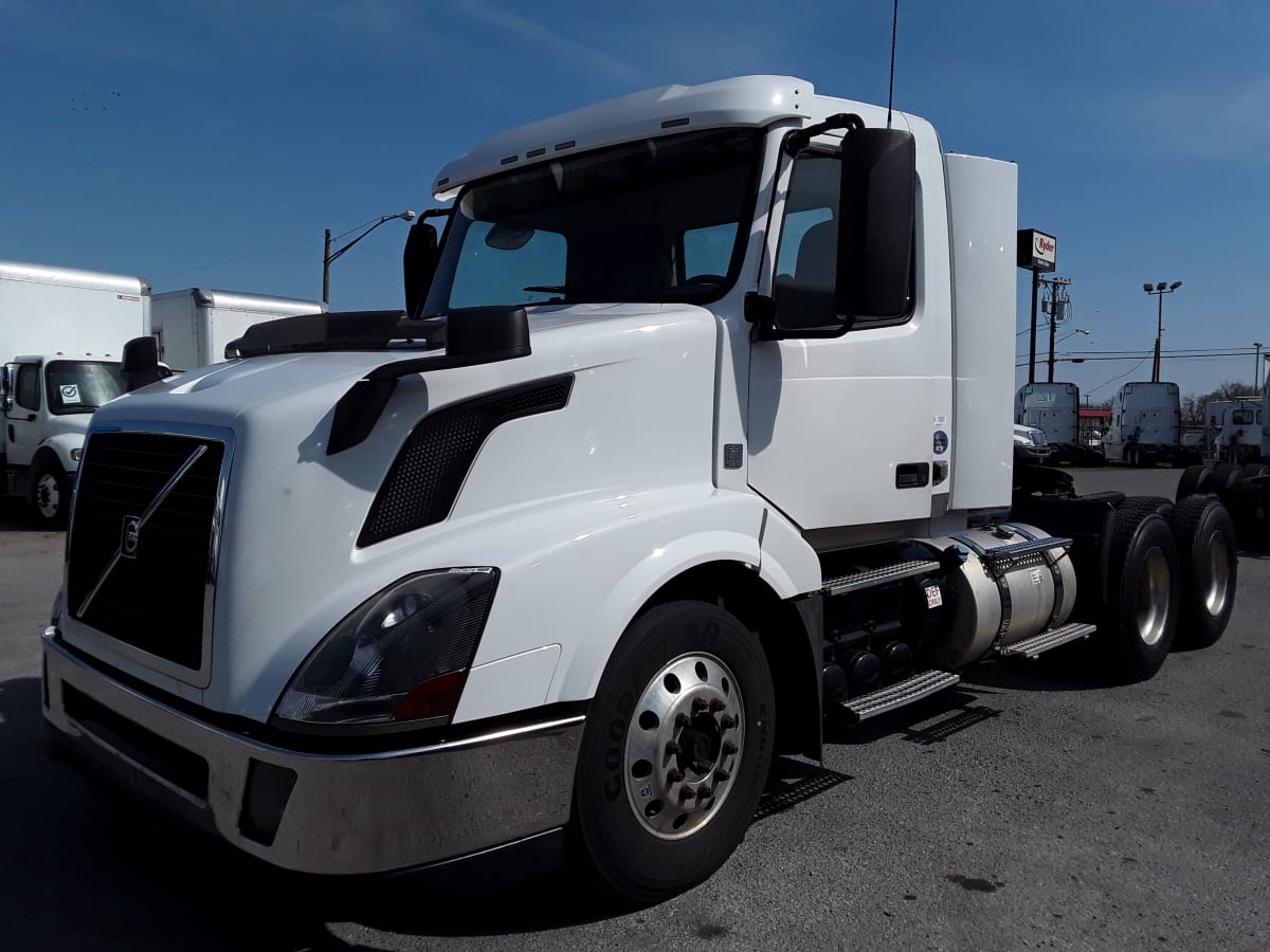 2017 Volvo VNL64TRACTOR 662424