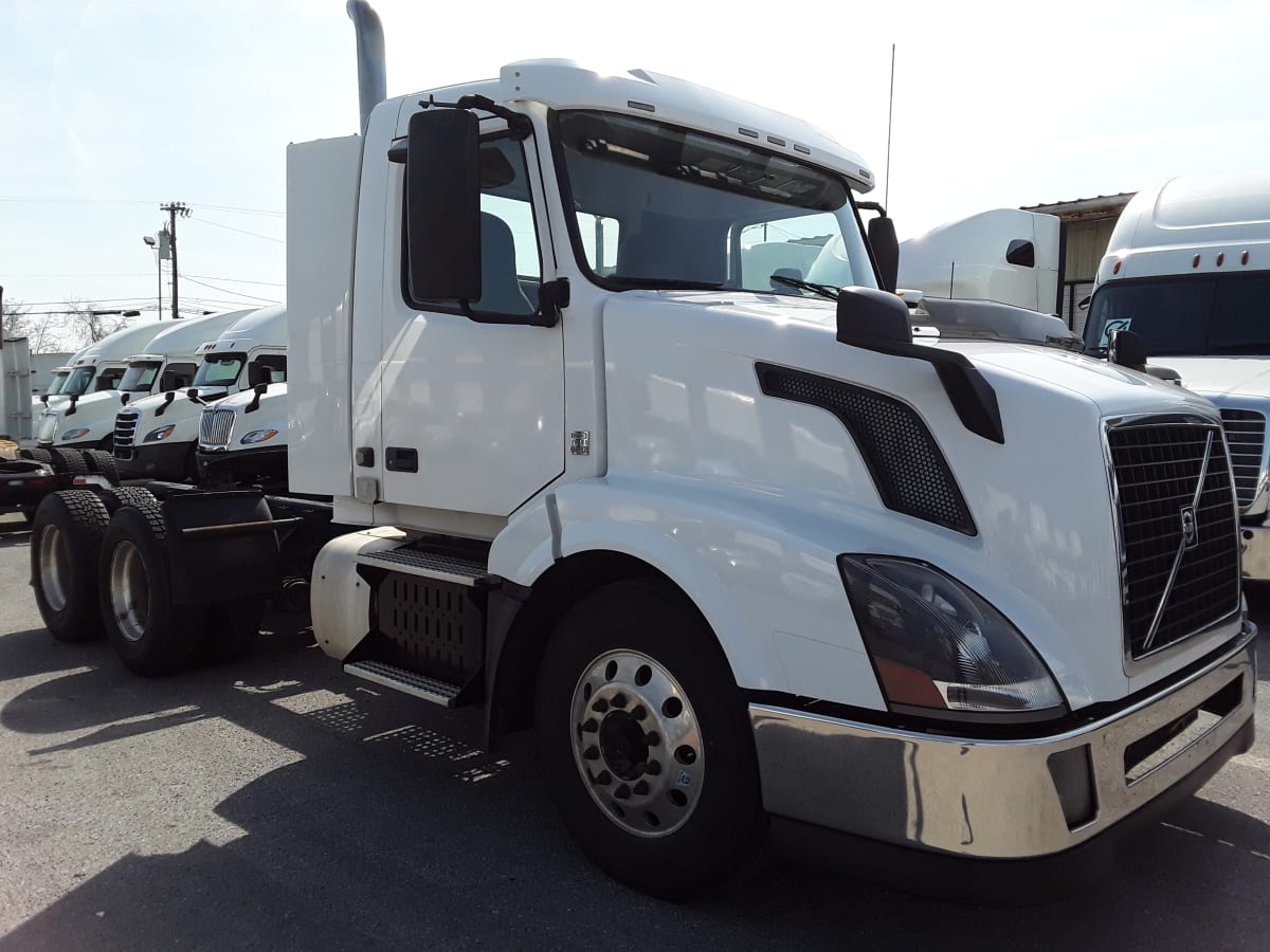 2017 Volvo VNL64TRACTOR 662424