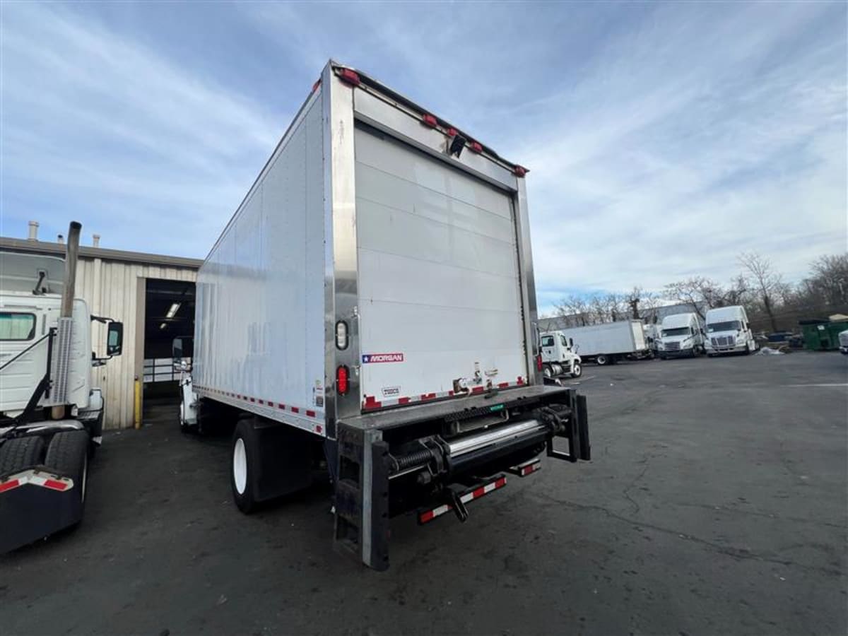 2016 Freightliner/Mercedes M2 106 662557