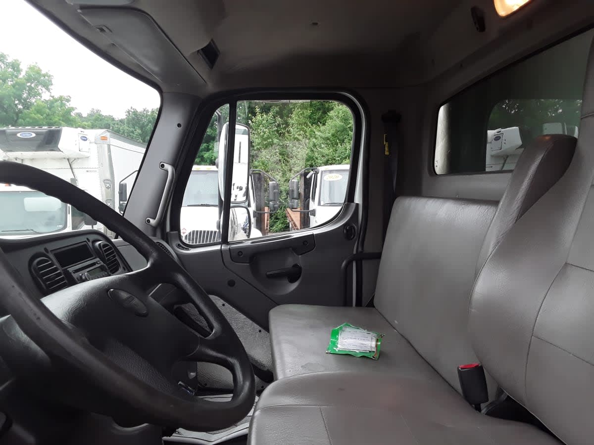 2016 Freightliner M2 106 in Pittsburgh, PA — photo 8