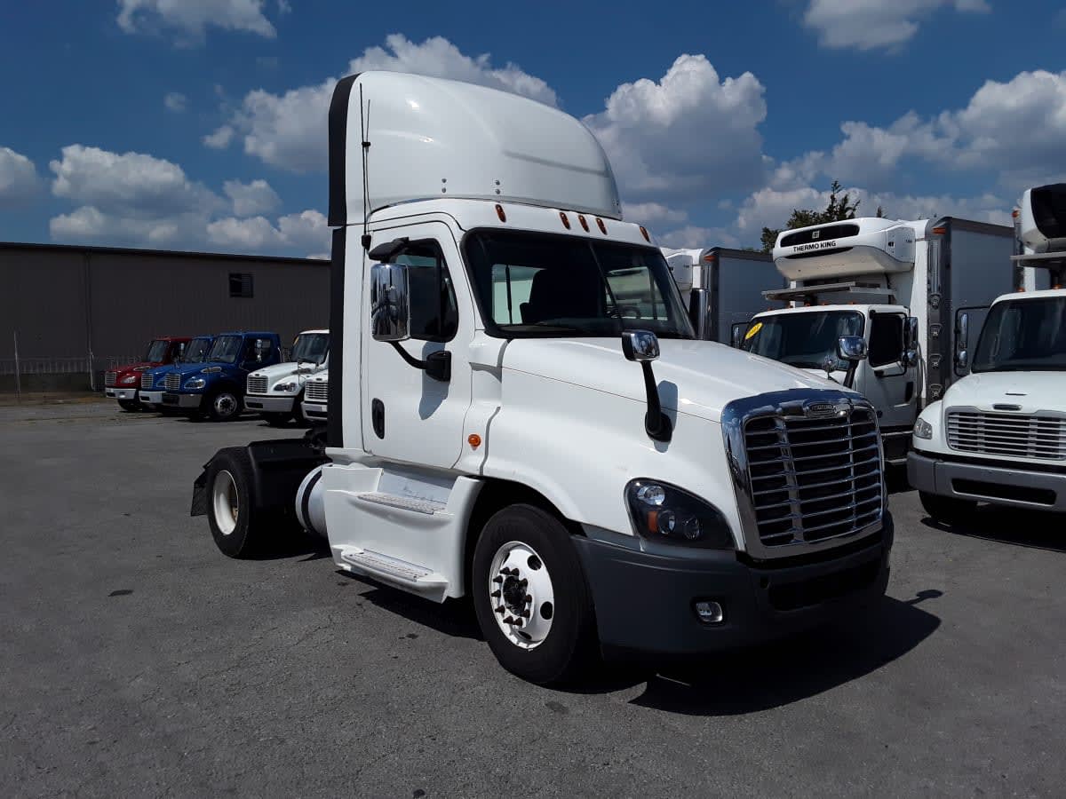 2017 Freightliner Cascadia in La Vergne, TN — photo 3