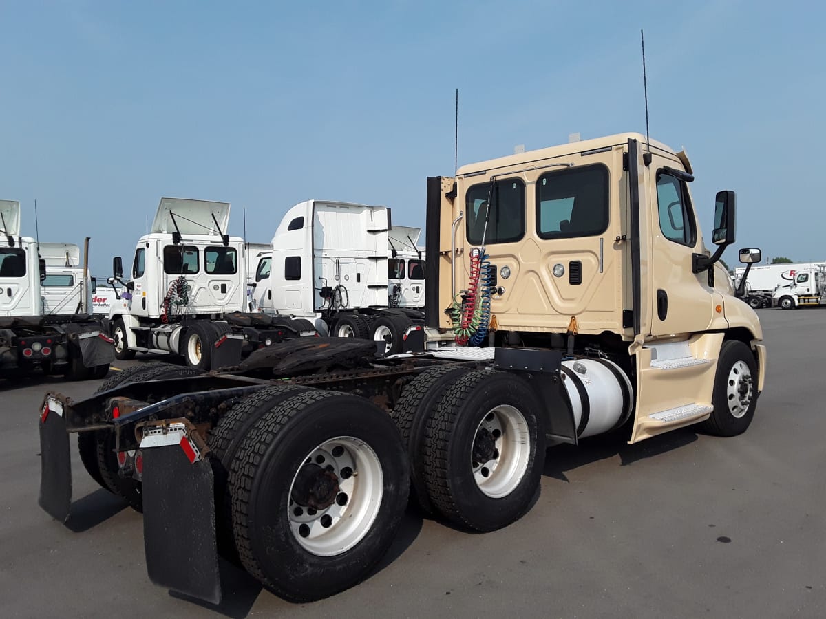 2016 Freightliner/Mercedes CASCADIA 125 663136