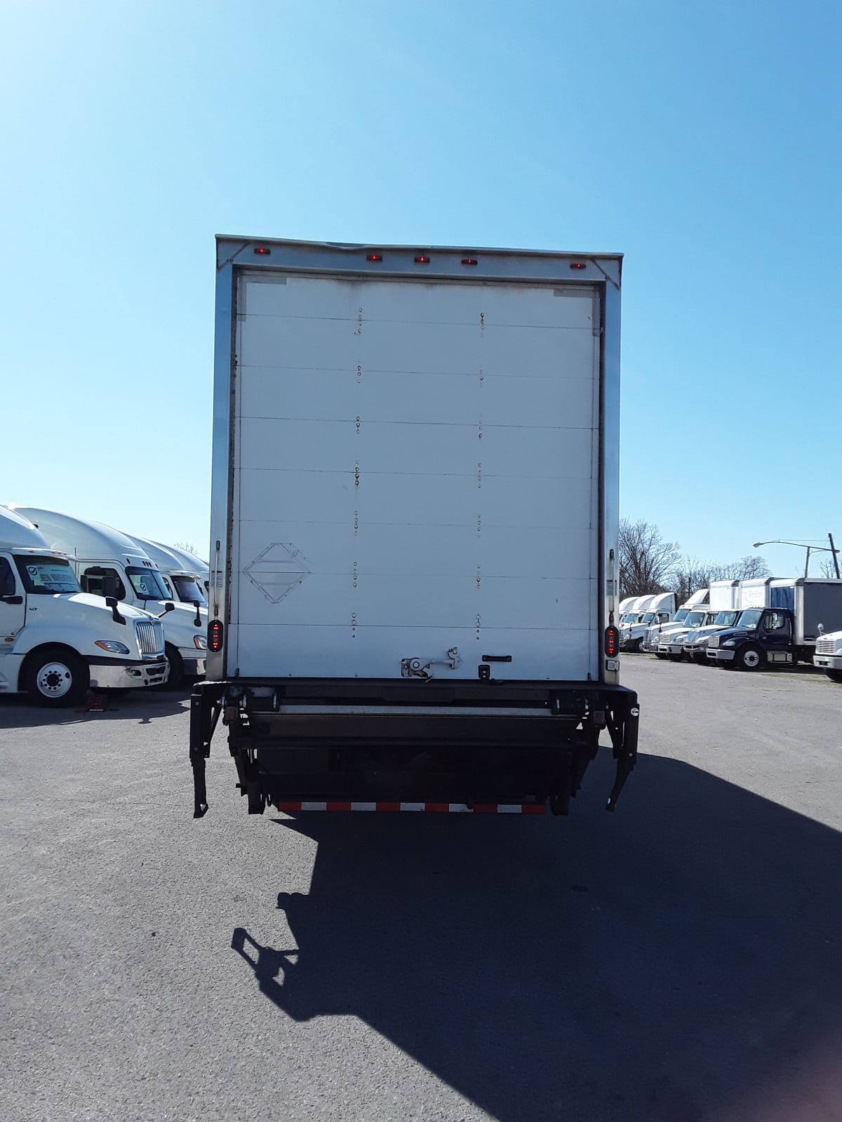 2016 Freightliner/Mercedes M2 106 663213