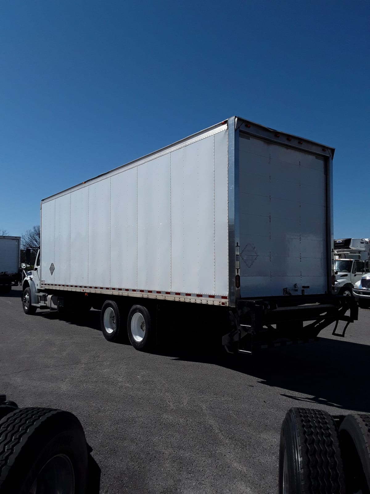 2016 Freightliner/Mercedes M2 106 663213