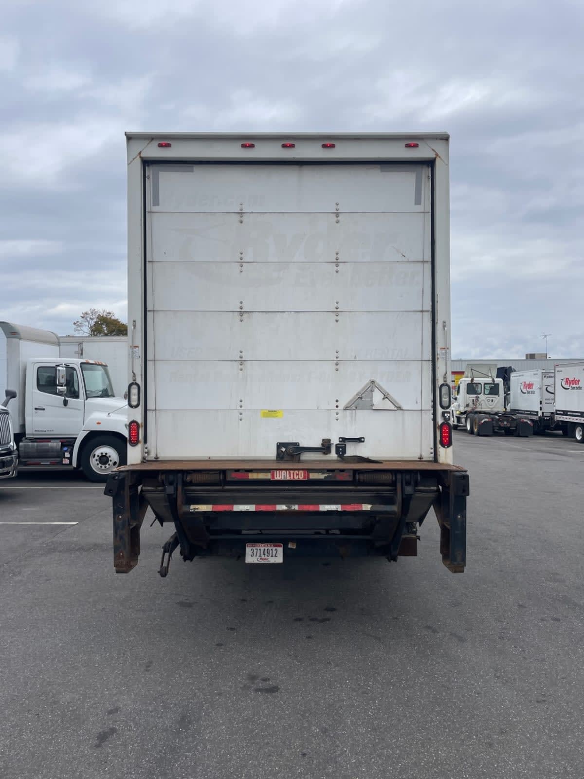 2017 Freightliner/Mercedes M2 106 663363