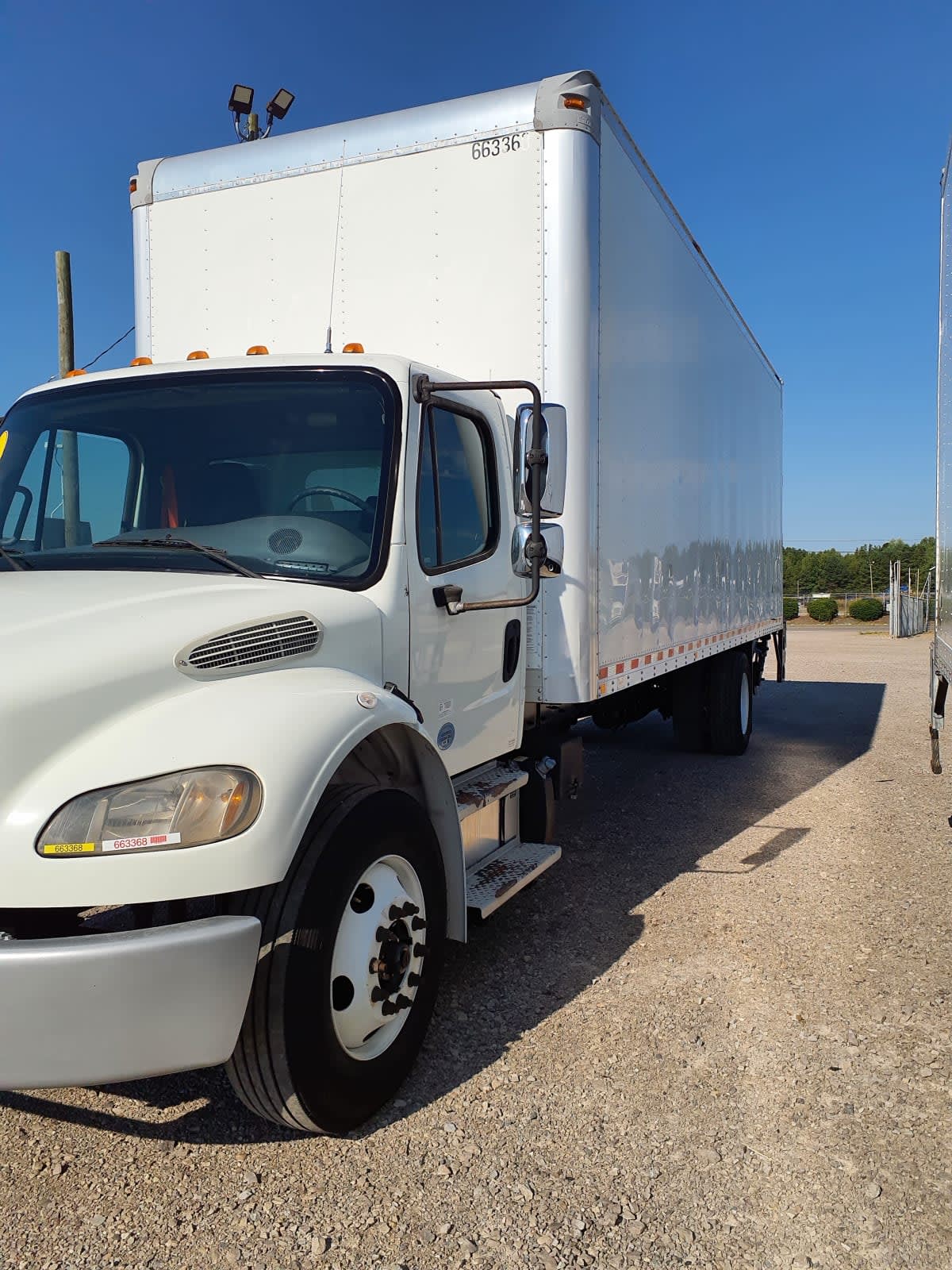 2017 Freightliner M2 106 663368