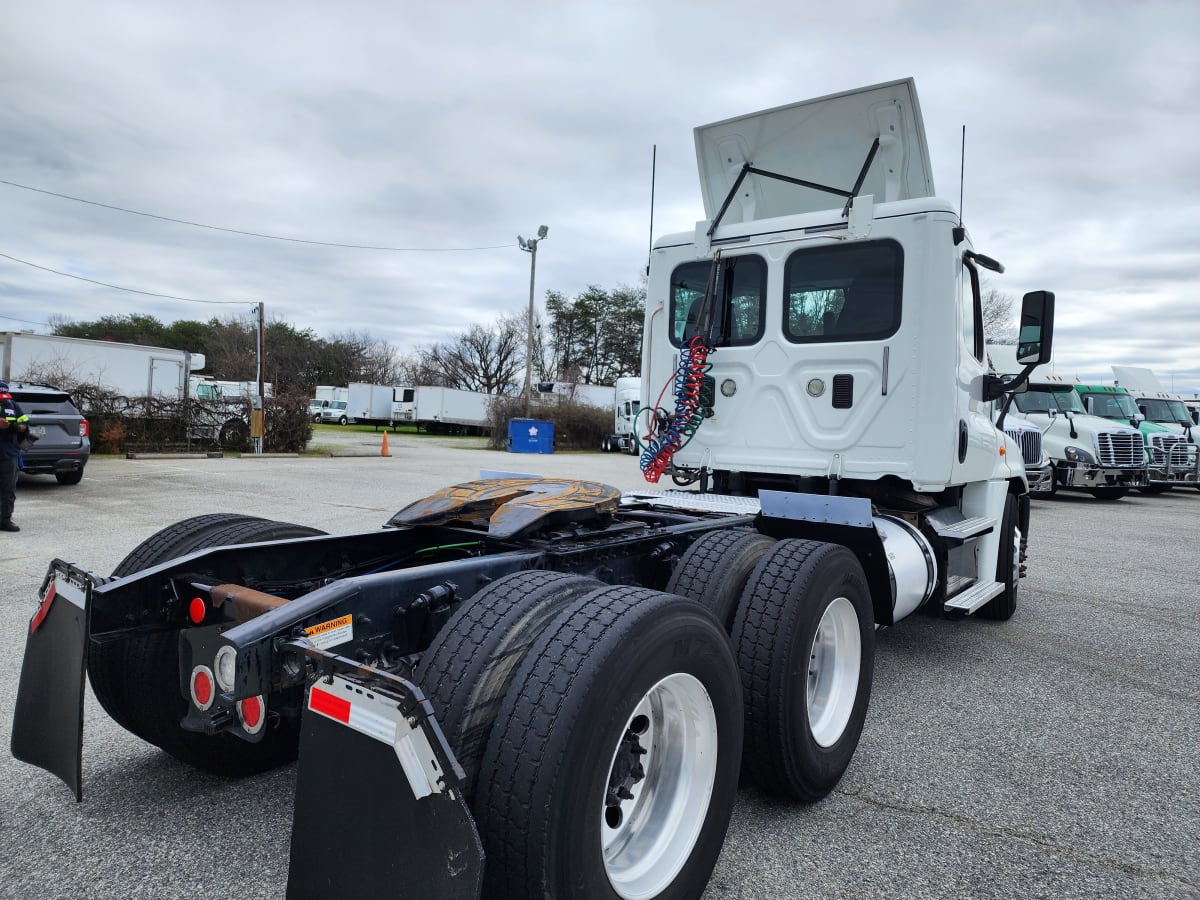 2016 Freightliner/Mercedes CASCADIA 125 663371