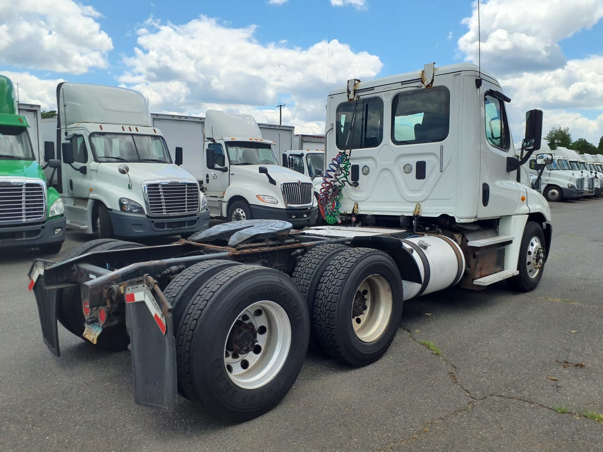 2016 Freightliner/Mercedes CASCADIA 125 663379