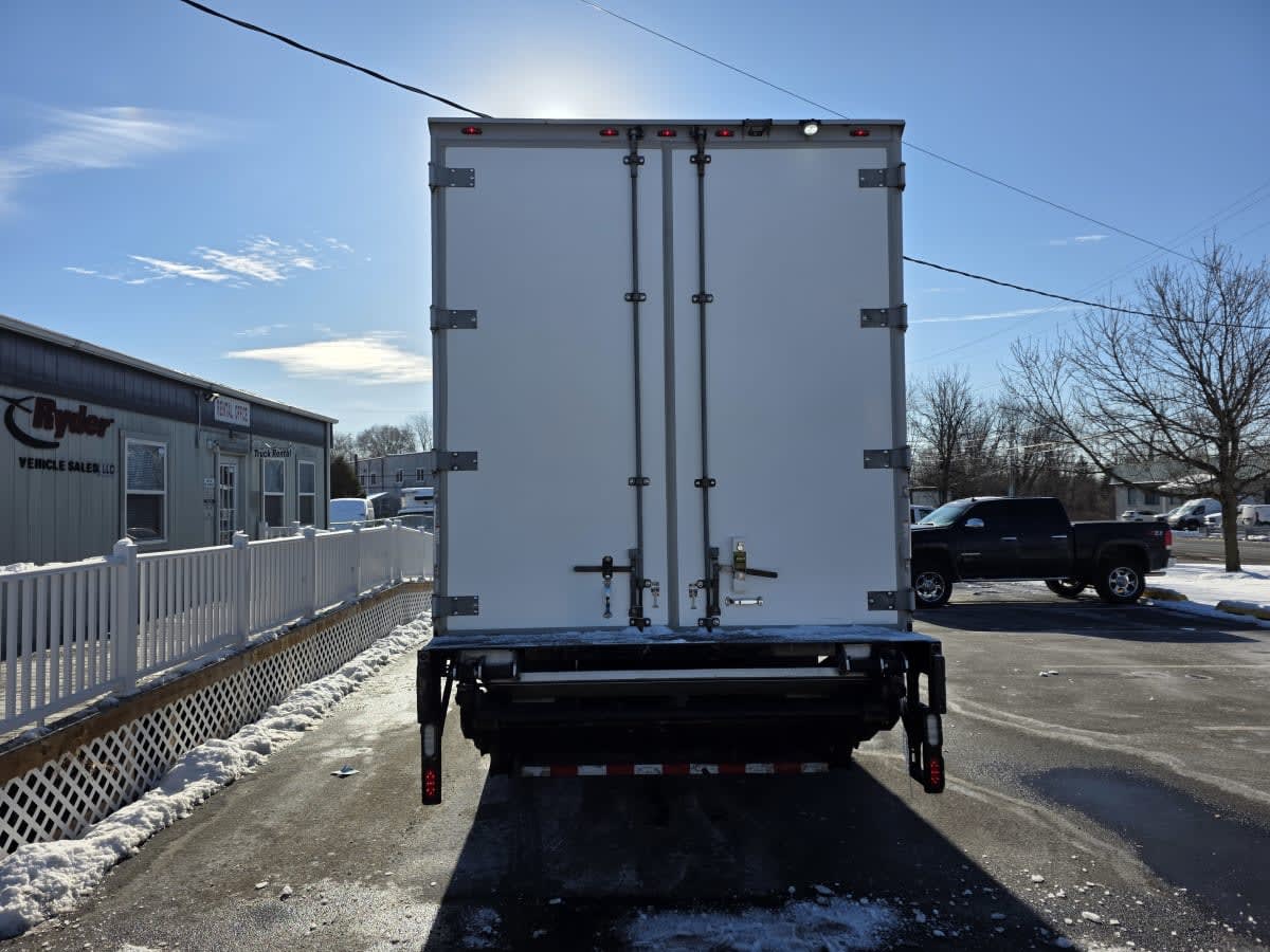 2017 Freightliner M2 106 - image 5