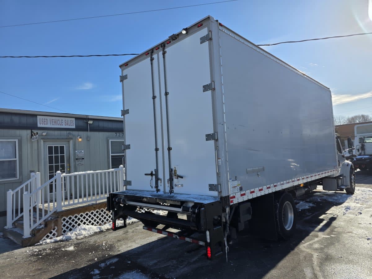 2017 Freightliner M2 106 - image 4