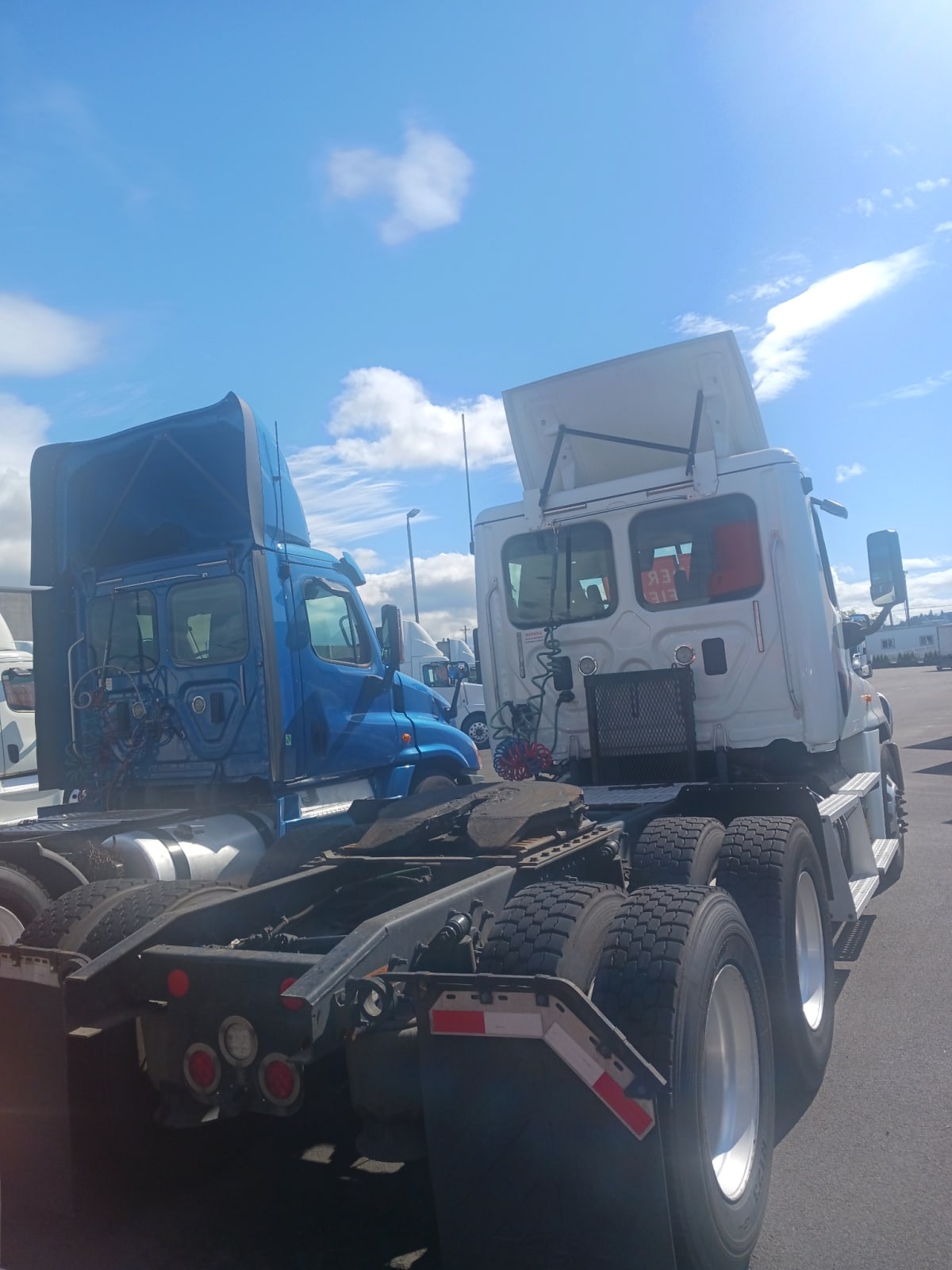 2016 Freightliner/Mercedes CASCADIA 125 663569