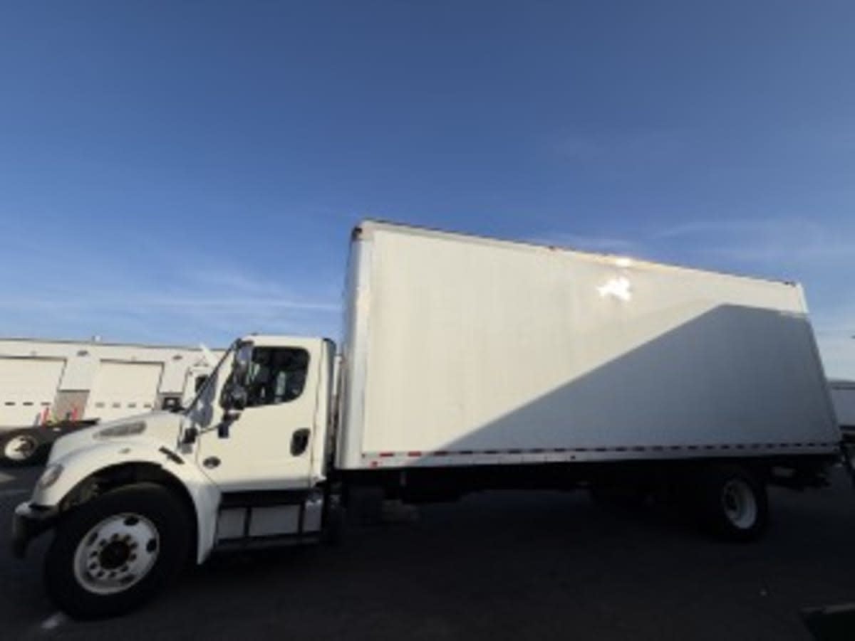 2017 Freightliner/Mercedes M2 106 663660