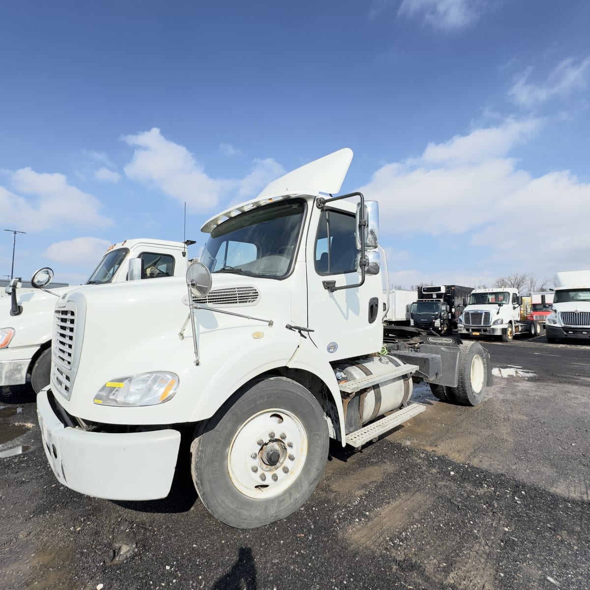 2017 Freightliner/Mercedes M2-112 663848