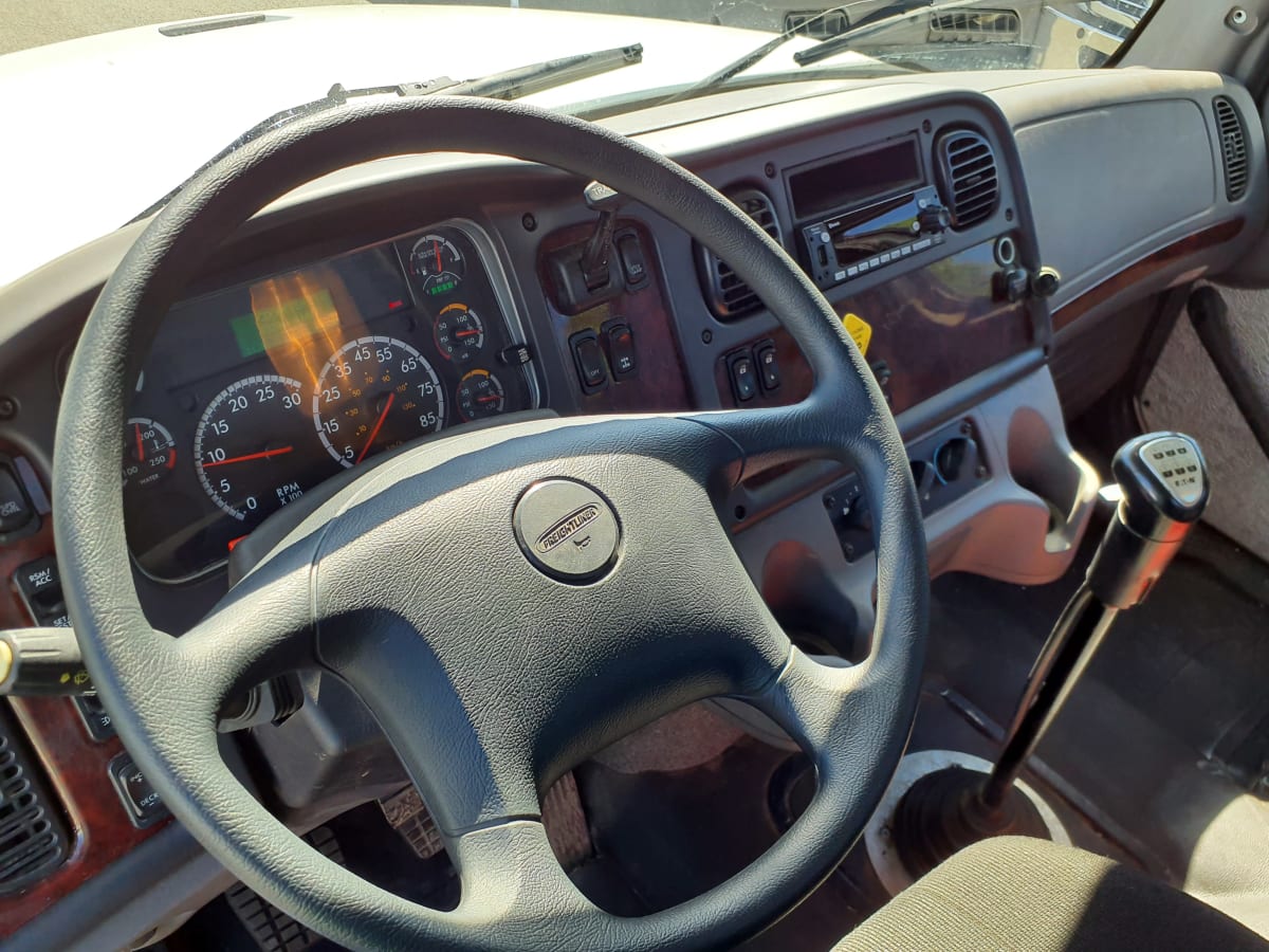 2017 Freightliner/Mercedes M2-112 663863