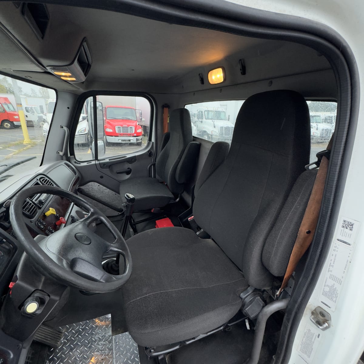 2017 Freightliner/Mercedes M2-112 663867