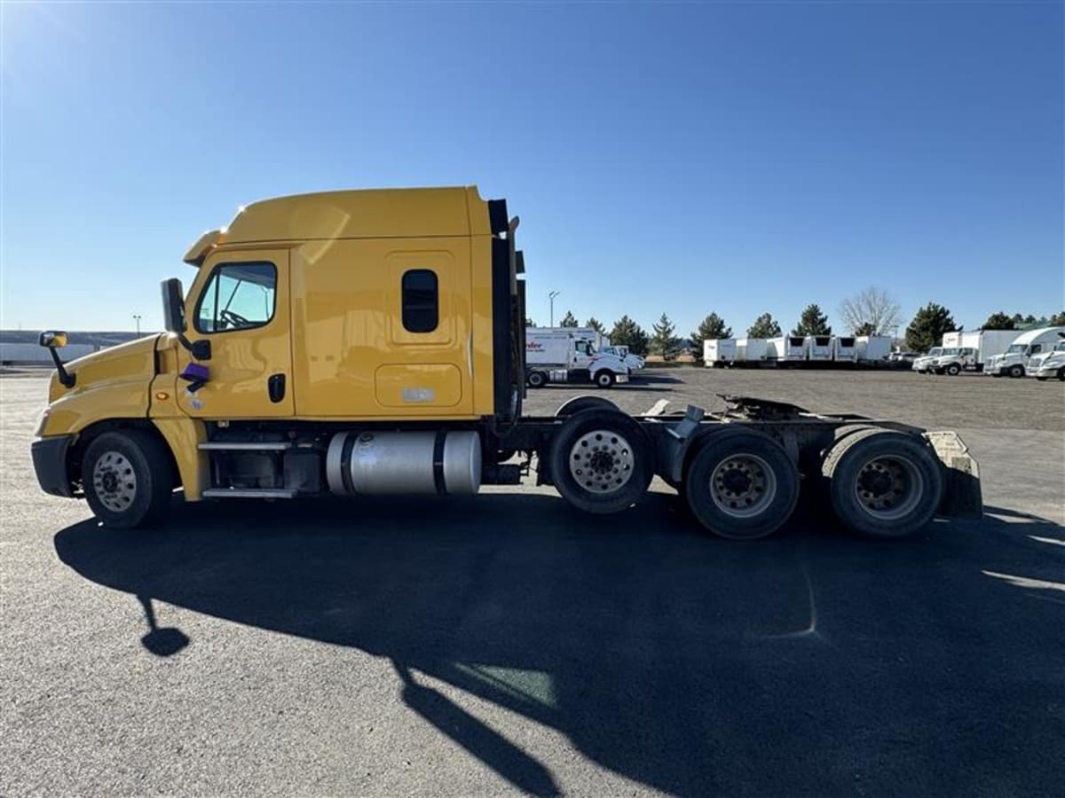 2017 Freightliner/Mercedes CASCADIA 125 663877