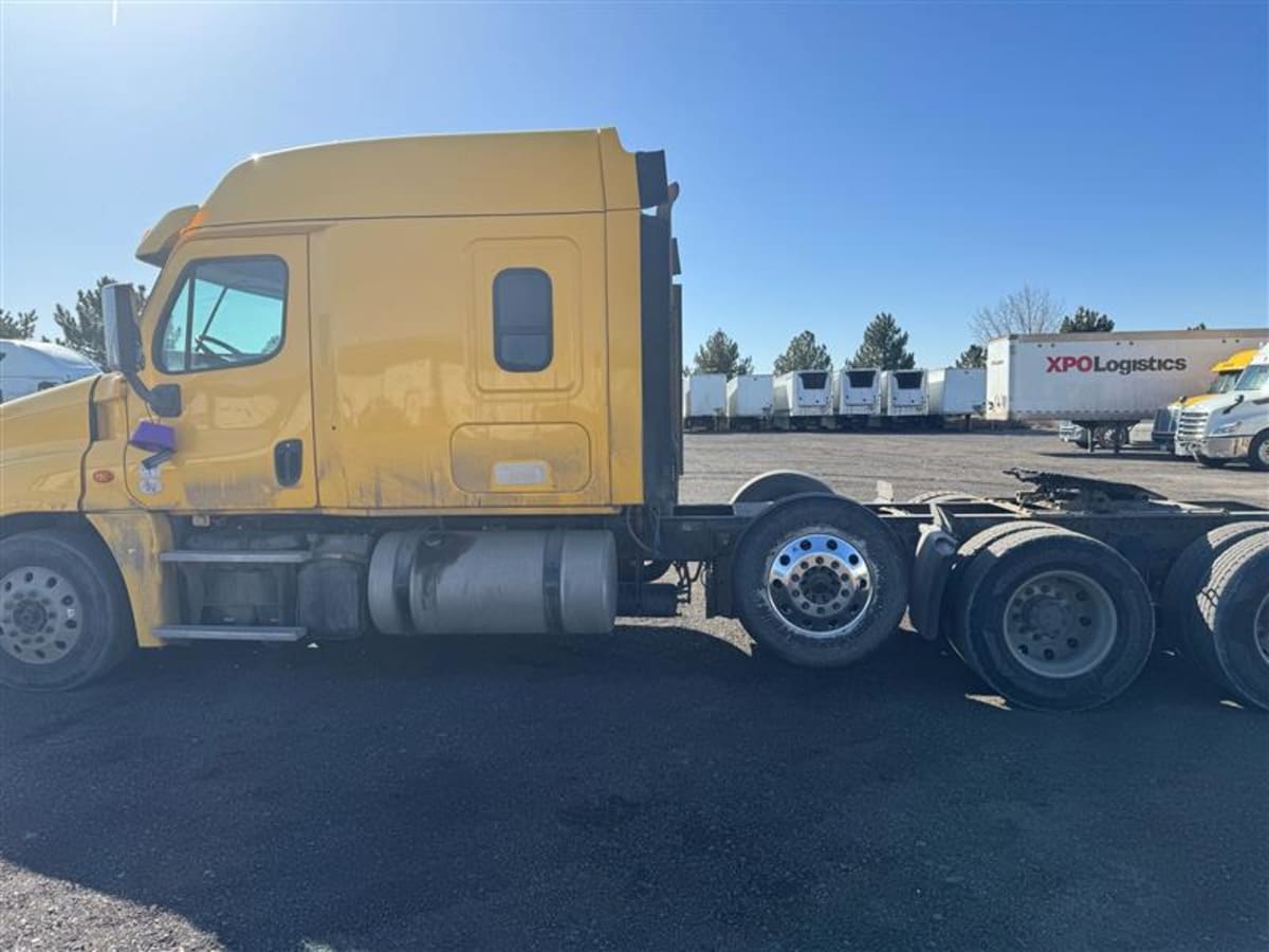 2017 Freightliner/Mercedes CASCADIA 125 663878