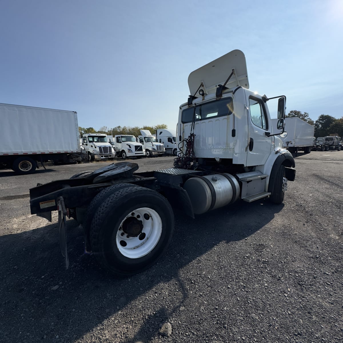 2017 Freightliner/Mercedes M2-112 663898