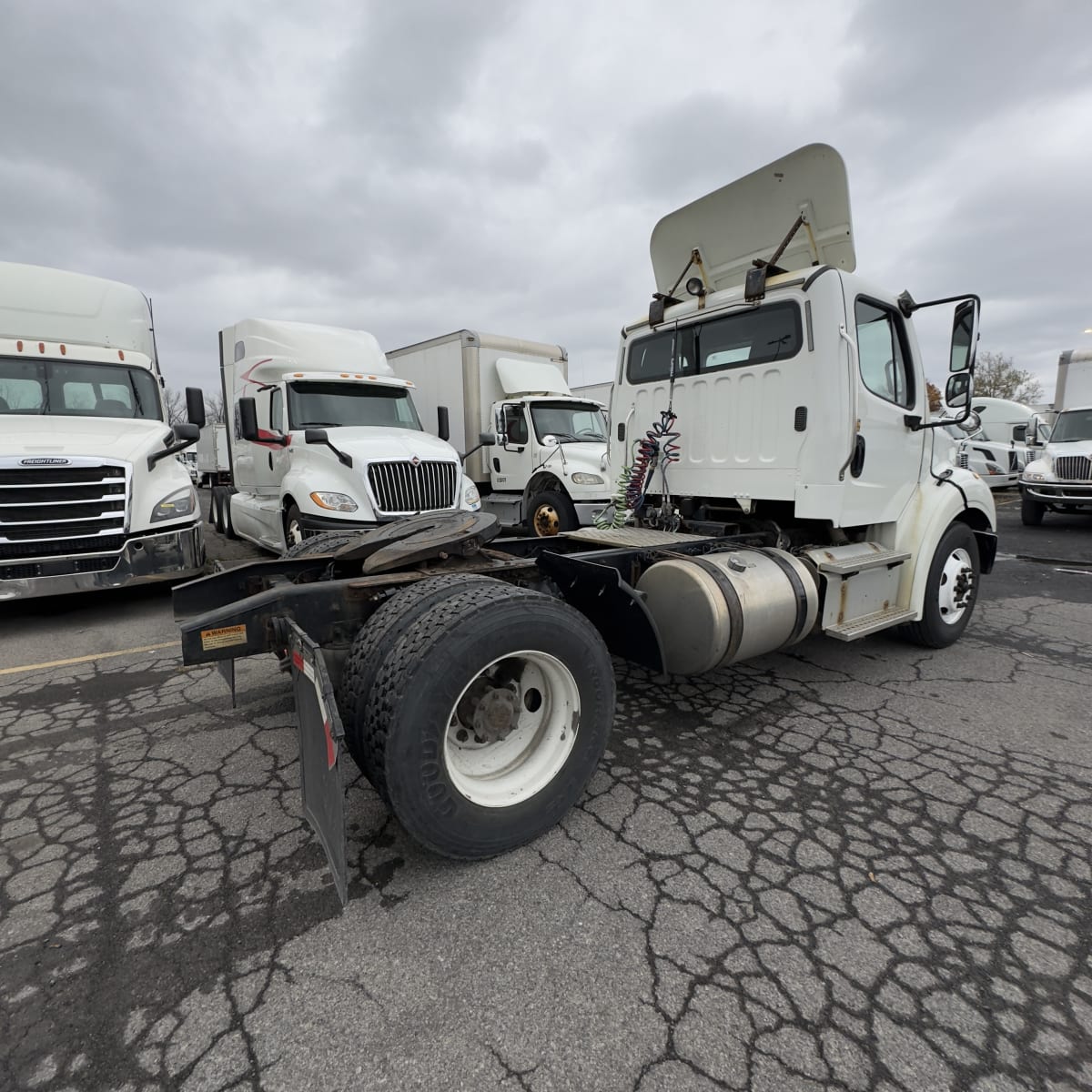 2017 Freightliner/Mercedes M2-112 663899