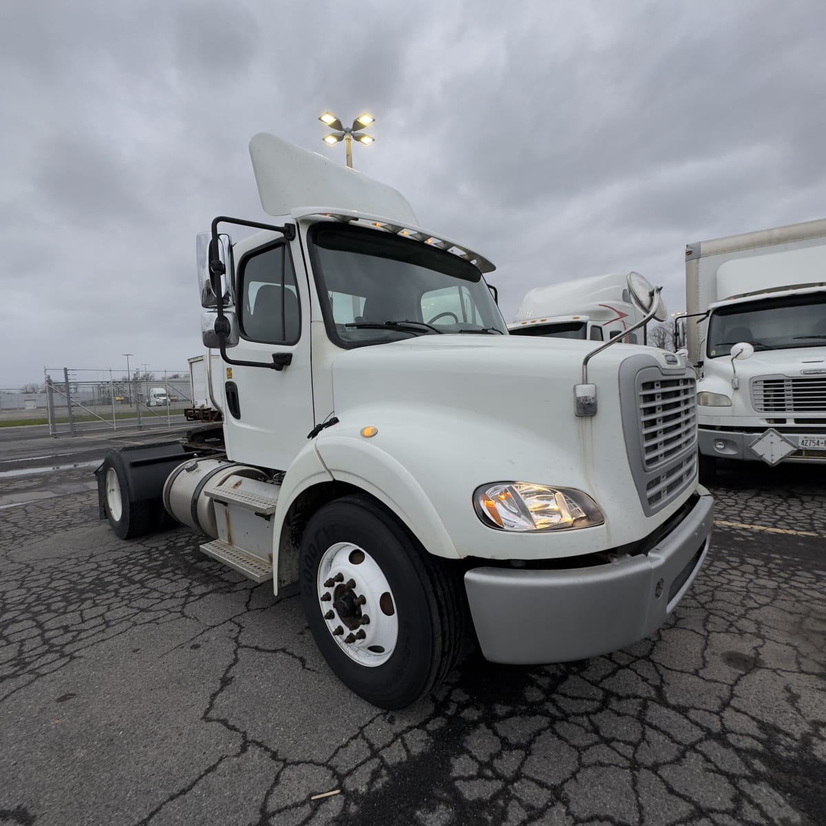 2017 Freightliner/Mercedes M2-112 663899