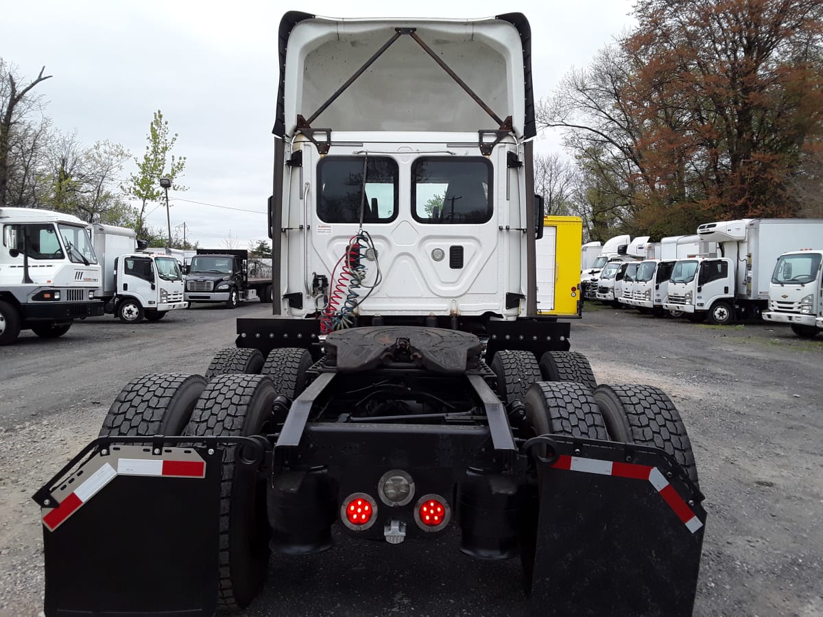 2017 Freightliner/Mercedes CASCADIA 125 663912