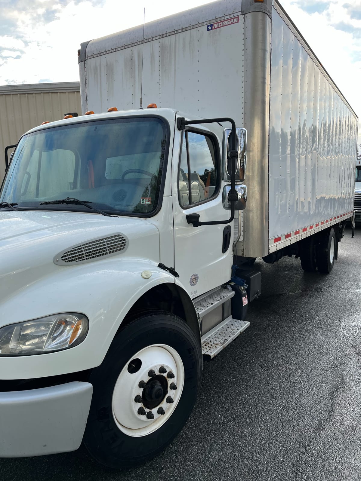 2017 Freightliner/Mercedes M2 106 663914