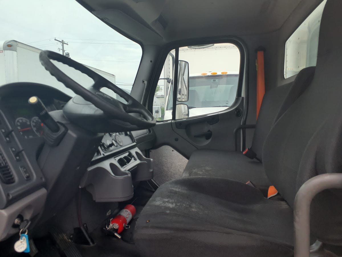 2017 Freightliner/Mercedes M2 106 663947