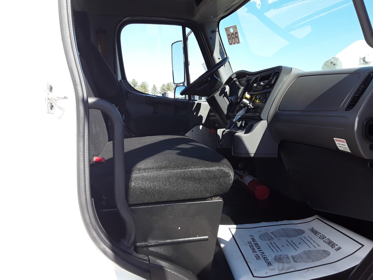 2017 Freightliner/Mercedes M2 106 663958