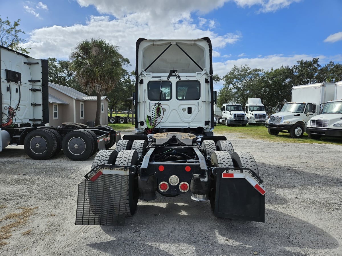 2017 Freightliner/Mercedes CASCADIA 113 664061