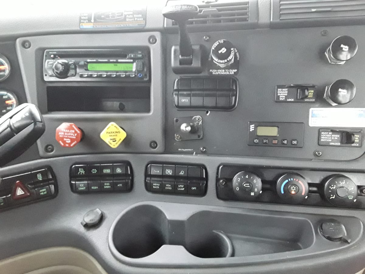 2016 Freightliner/Mercedes CASCADIA 125 664079