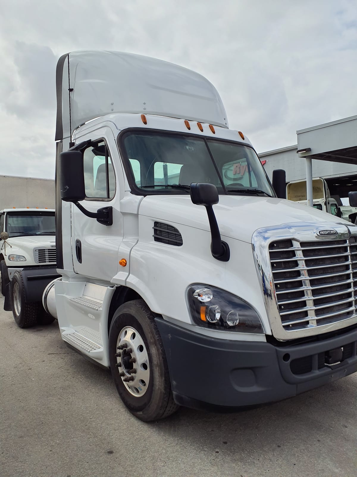 2017 Freightliner/Mercedes CASCADIA 113 664113