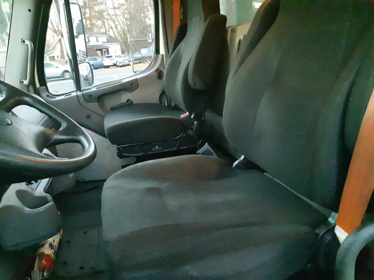 2017 Freightliner/Mercedes M2 106 664151