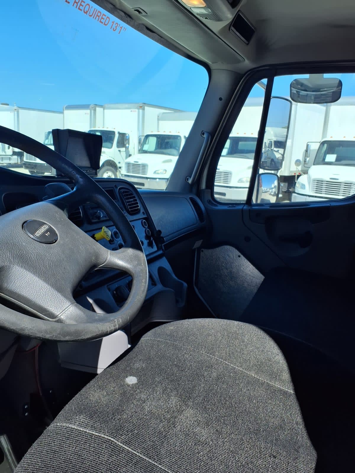2017 Freightliner M2 106 664153