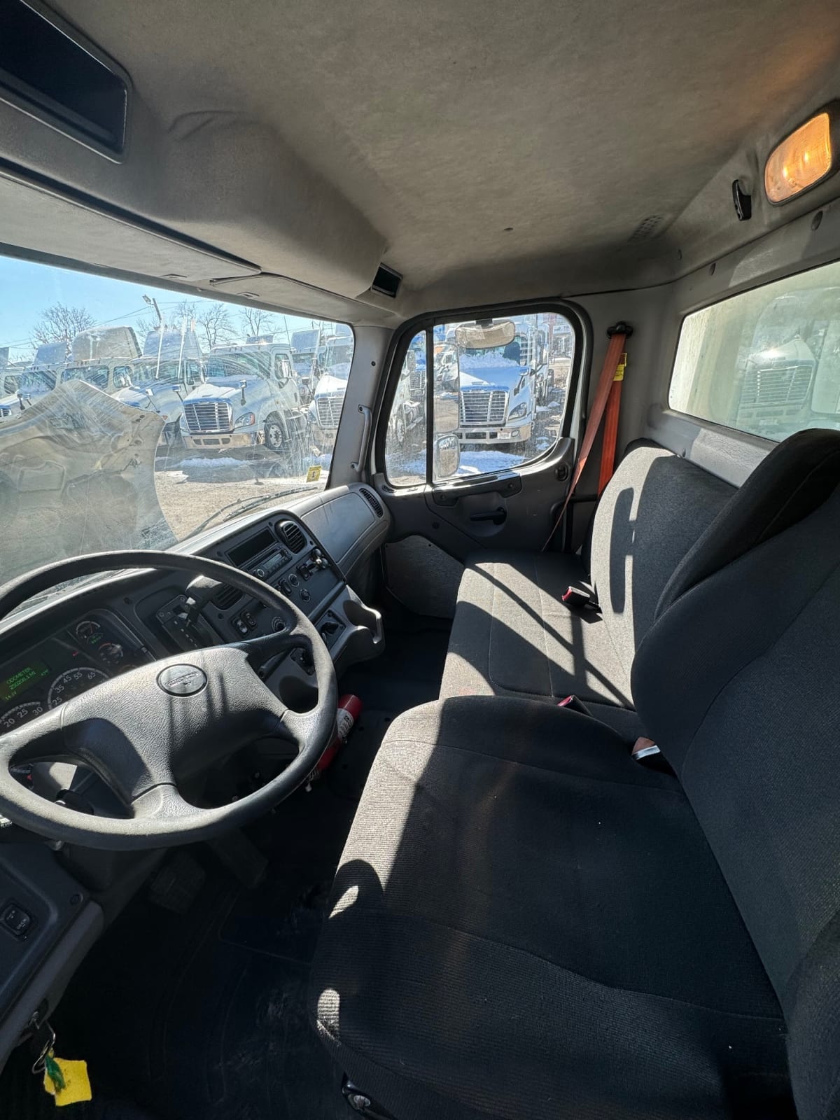 2017 Freightliner/Mercedes M2 106 664250