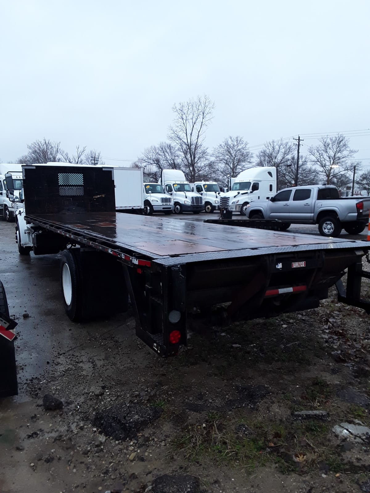 2017 Freightliner/Mercedes M2 106 664323